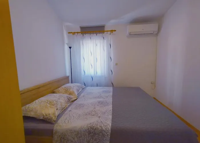 Room Omera